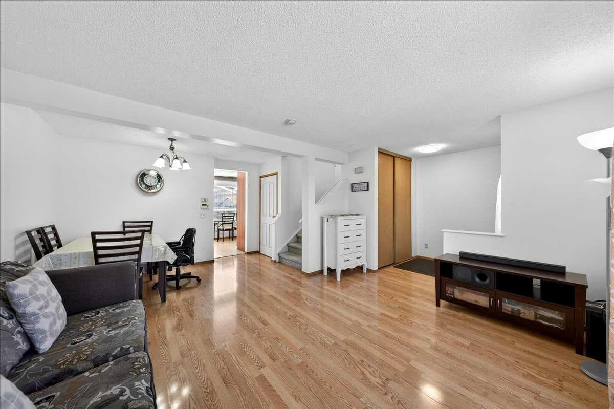 124 Martinwood Court NE — photo 4