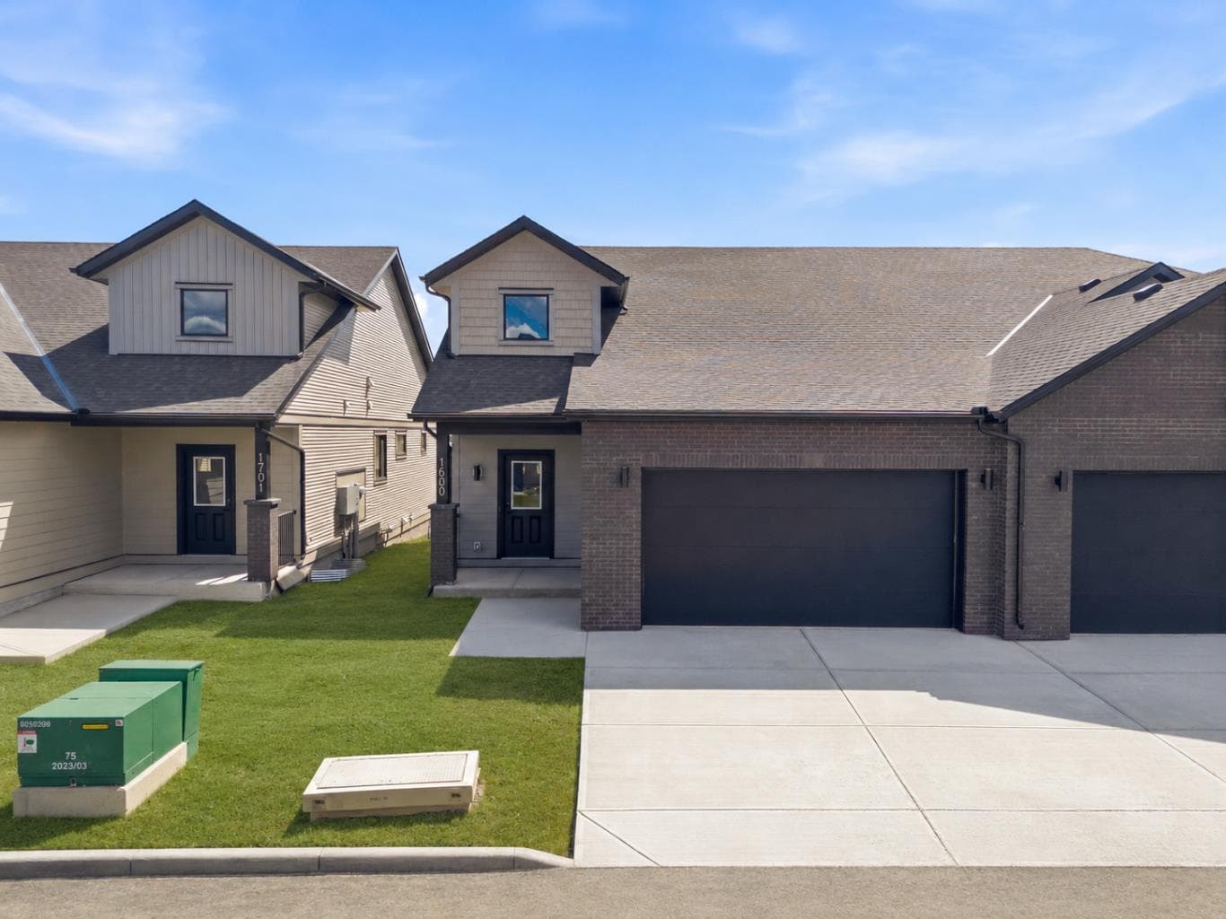 1600, 15 Coopersfield Link SW — photo 1