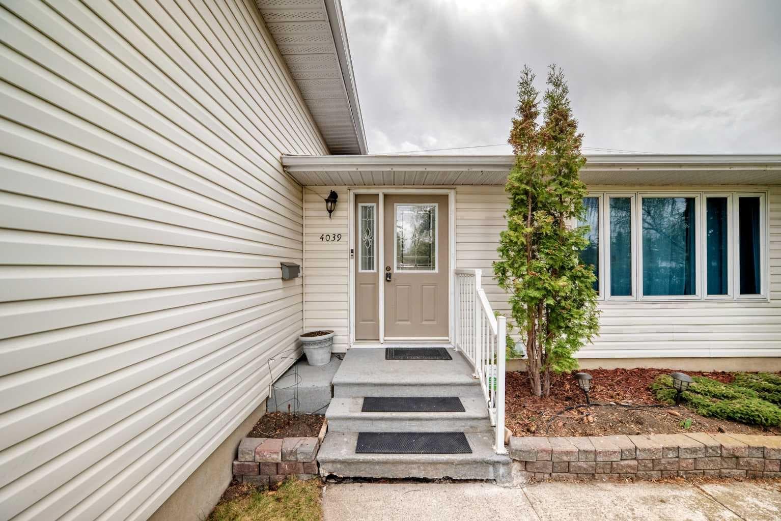 4039 5 Avenue SW — photo 2
