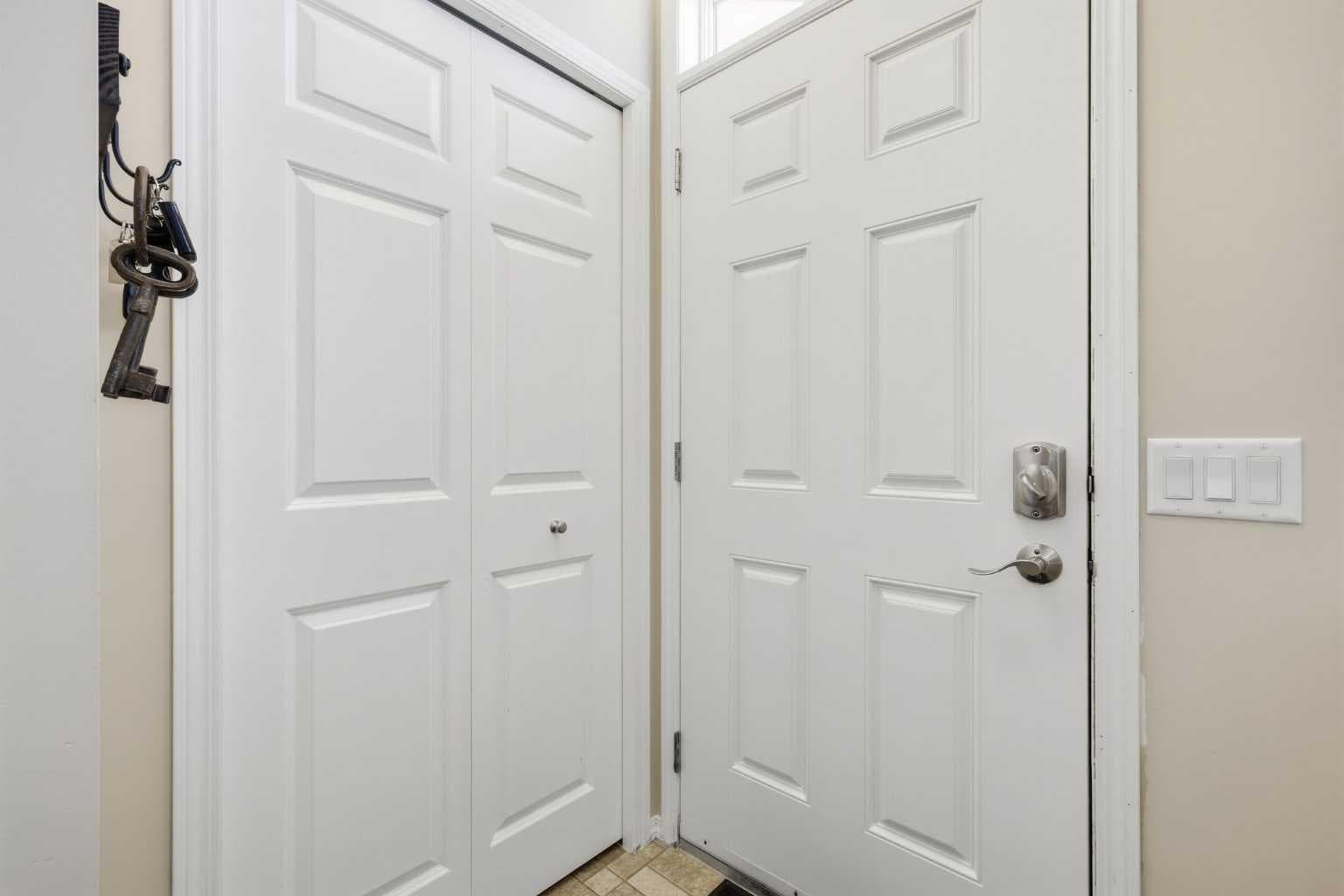 270 Elgin Way SE — photo 4