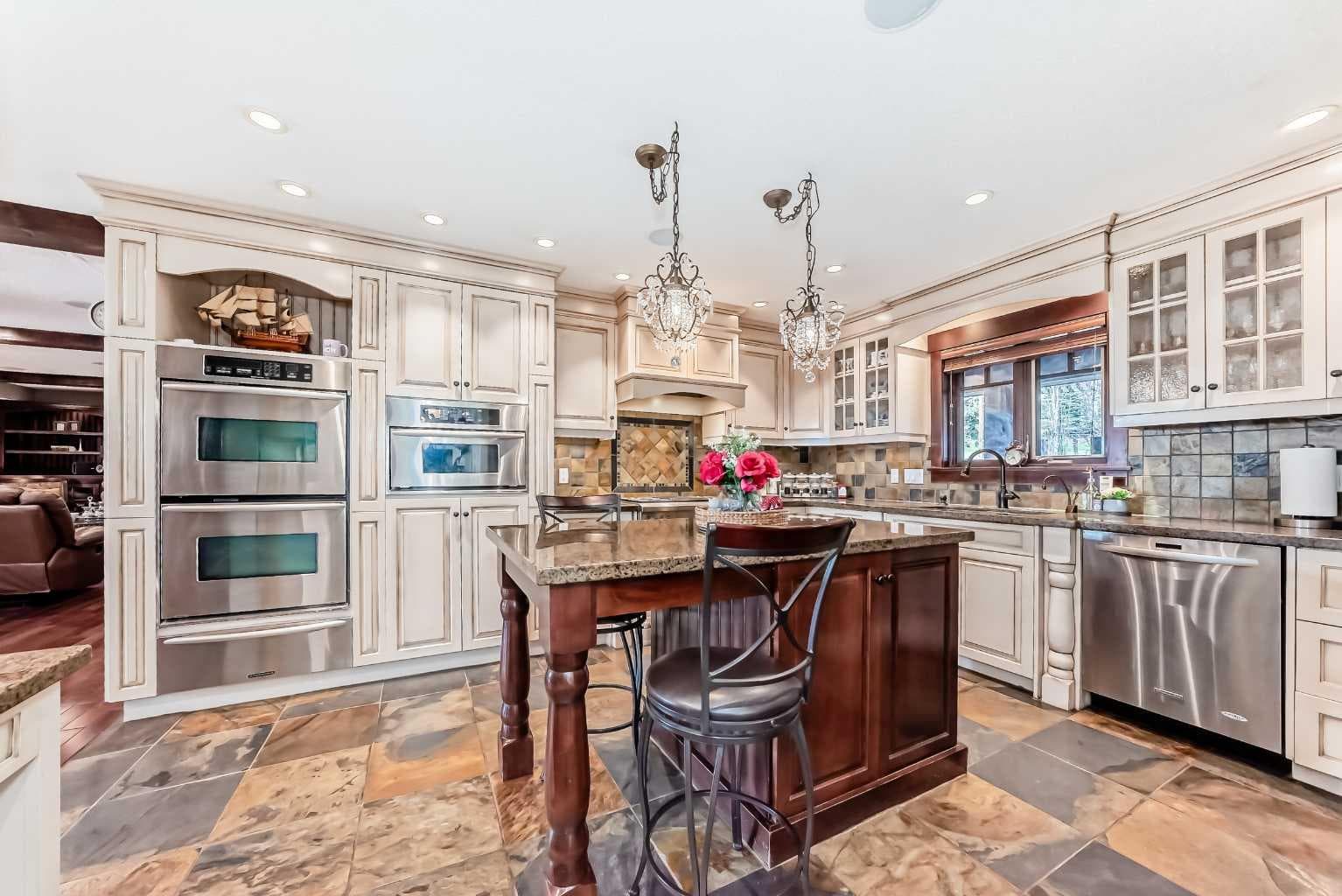 10909 Eamon Road NW — photo 4
