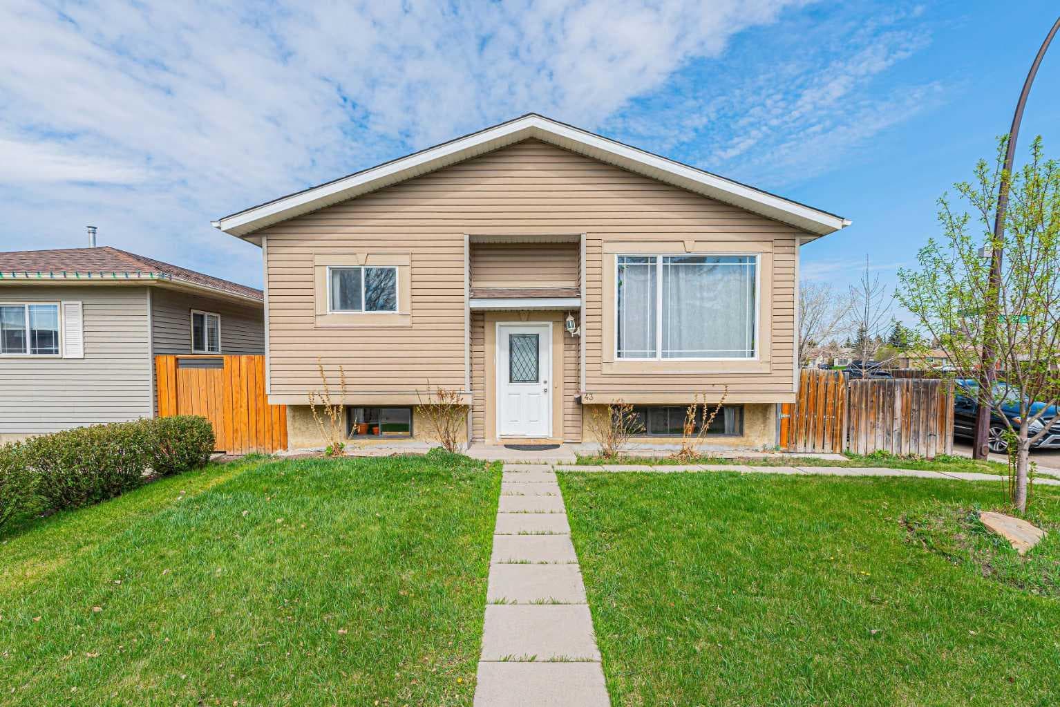 43 Abbercove Road SE — photo 1