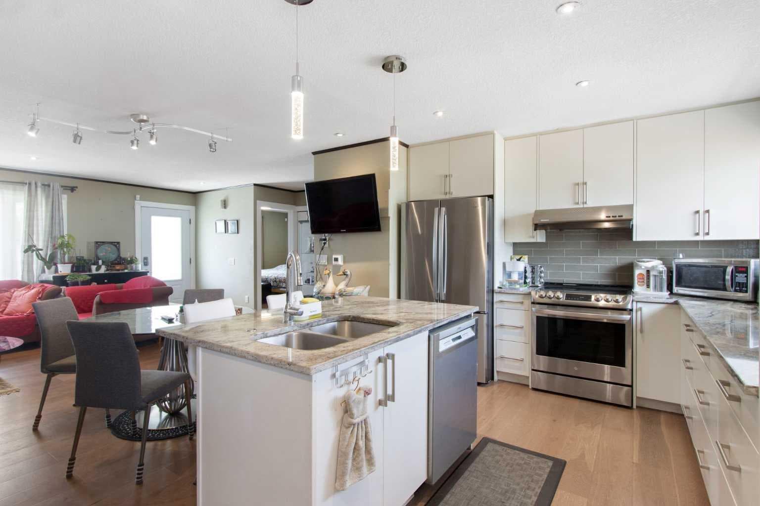 124 Maitland Drive NE — photo 3