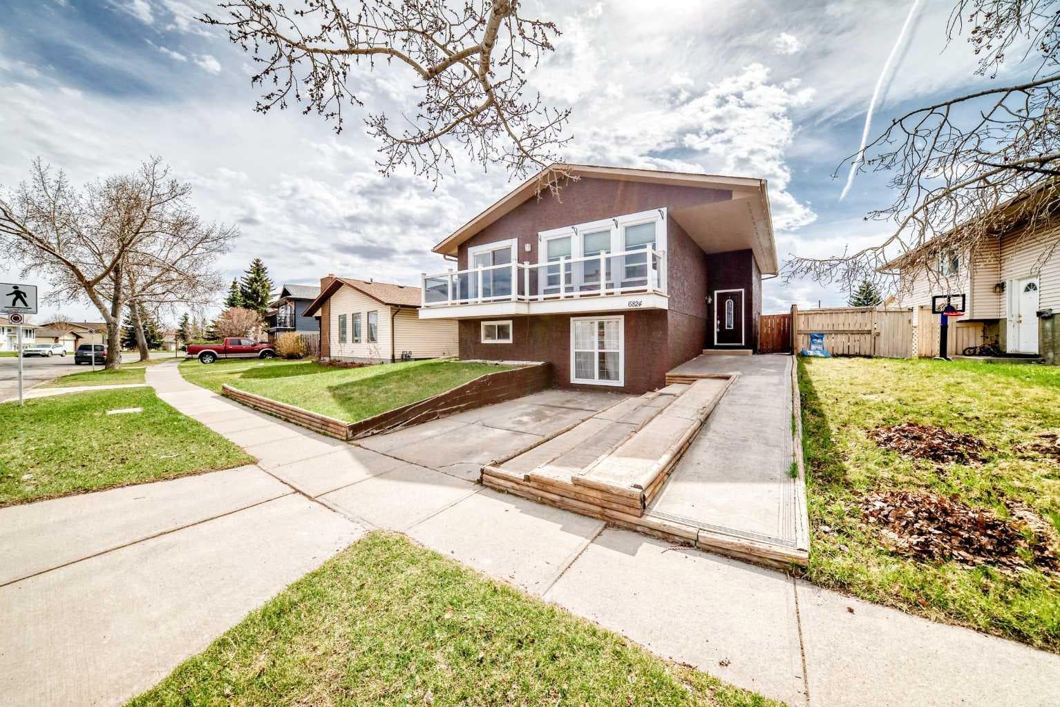6824 Temple Drive NE — photo 2