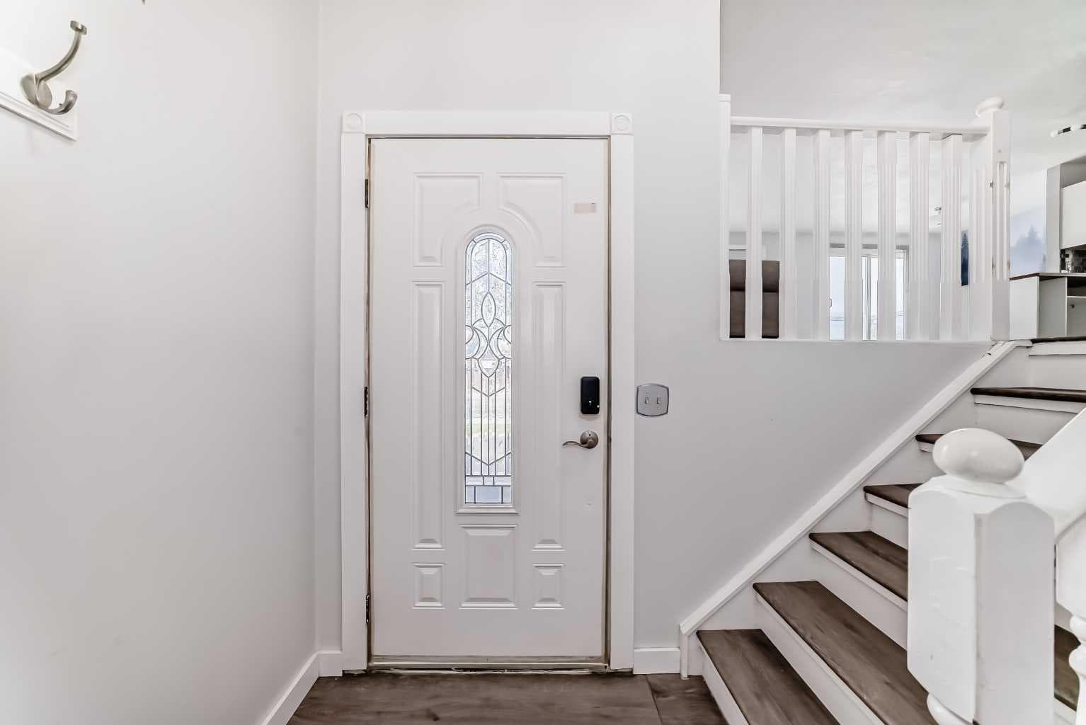 6824 Temple Drive NE — photo 4