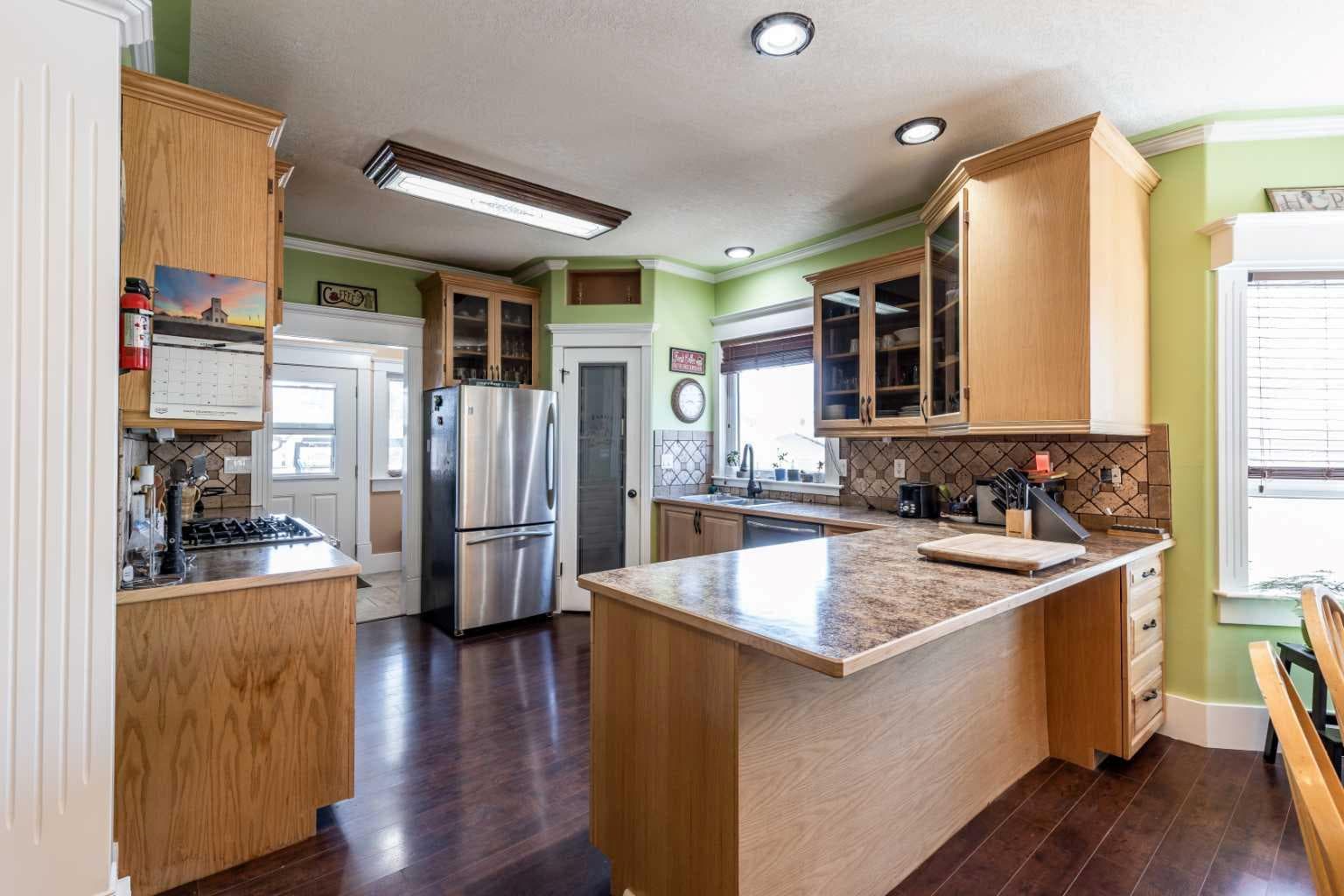 1061 Ross Street SE — photo 5