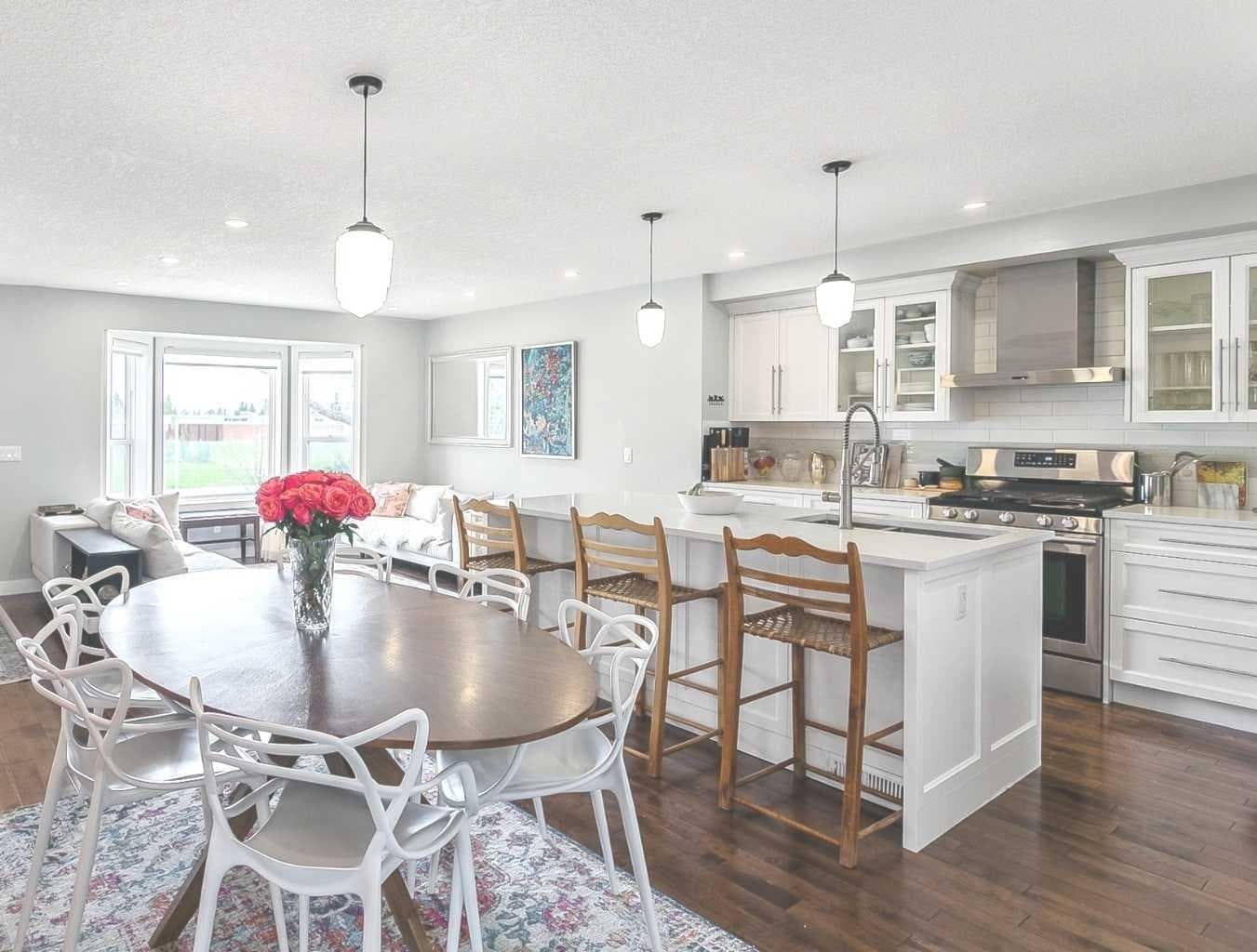 95 Hillgrove Crescent SW — photo 4