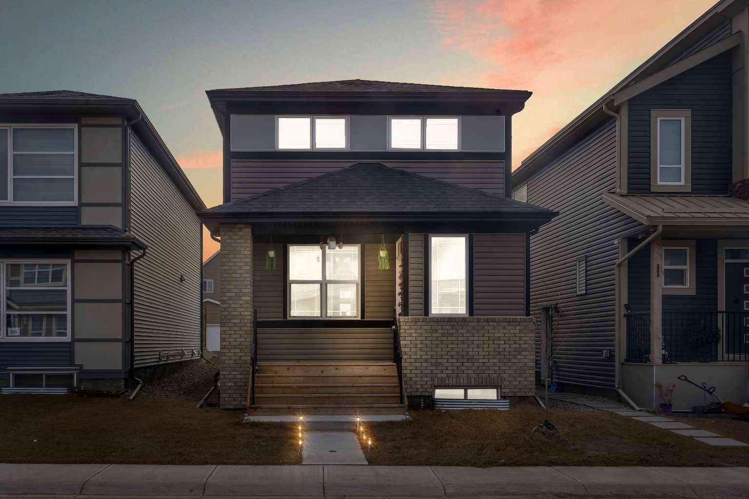 521 chinook winds Gardens SW — photo 2