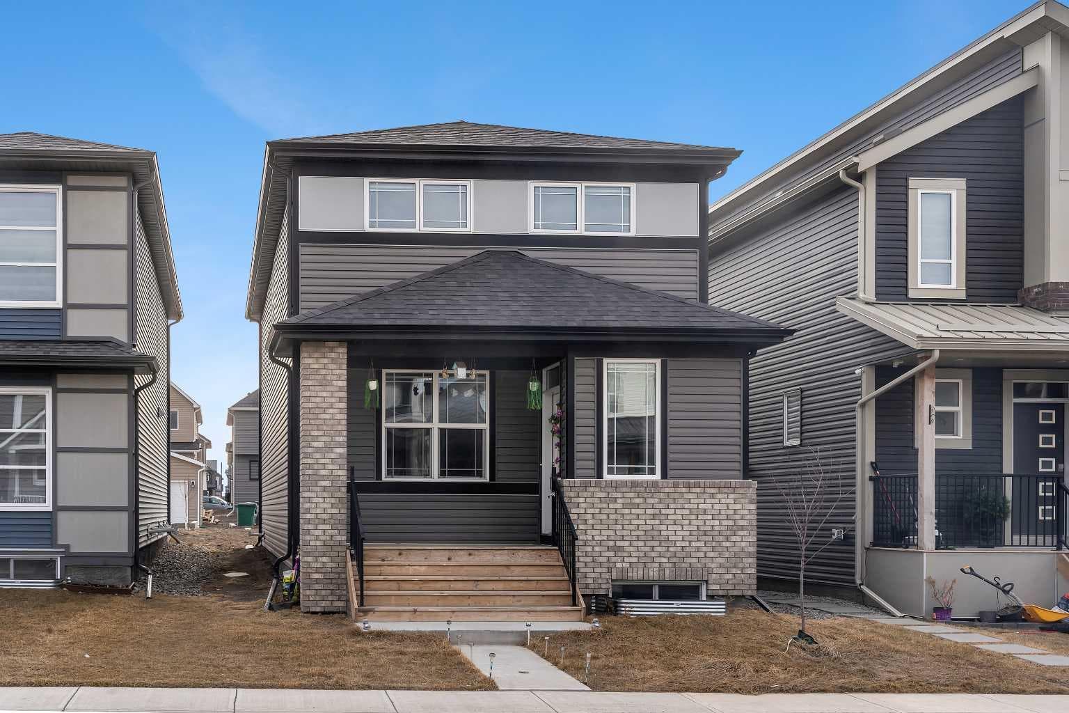 521 chinook winds Gardens SW — photo 3