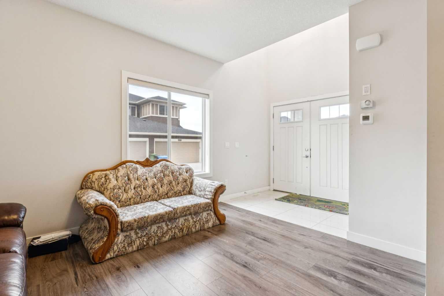 118 Saddlestone Park NE — photo 4