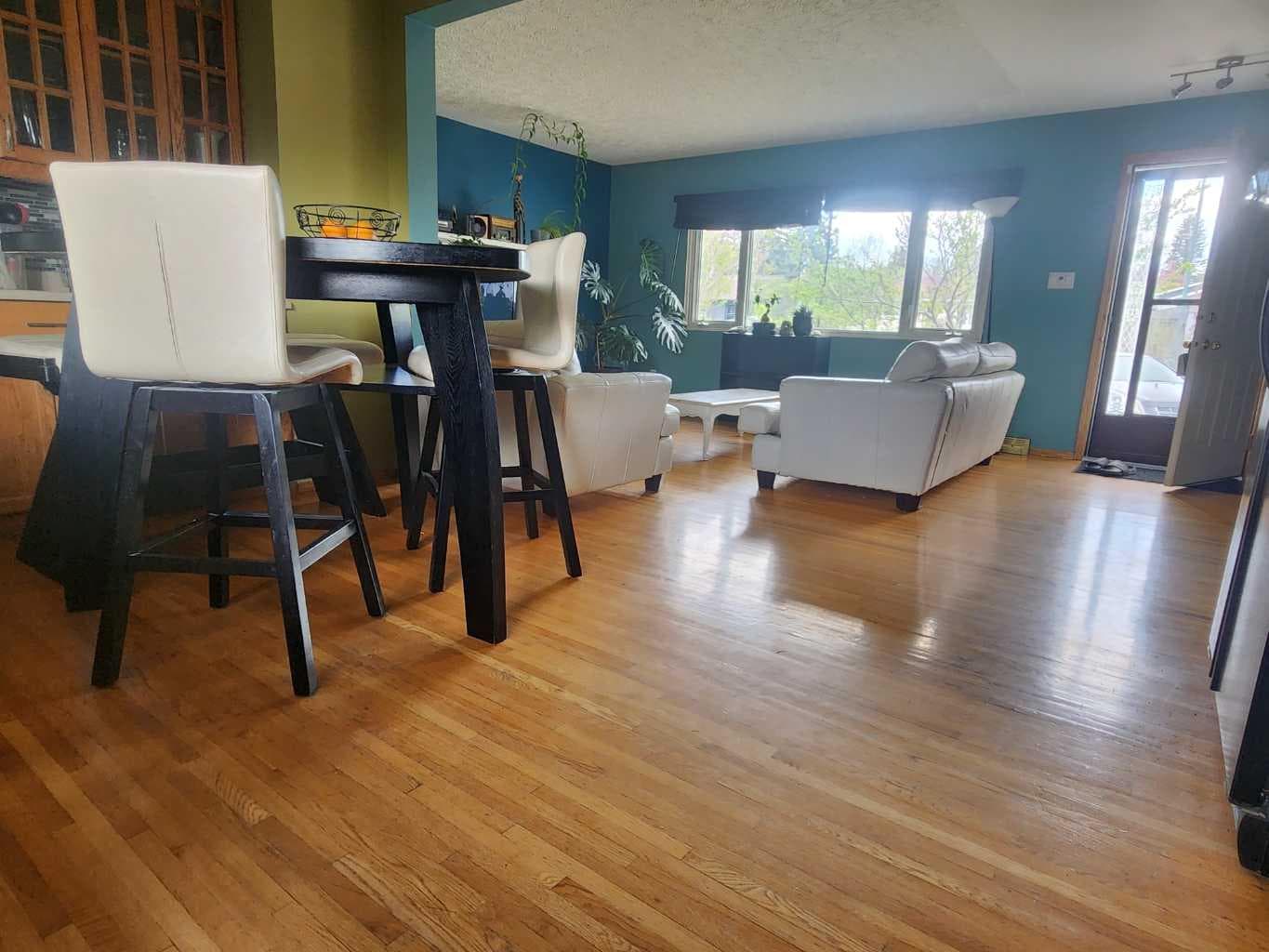 7304 5 Street SW — photo 4