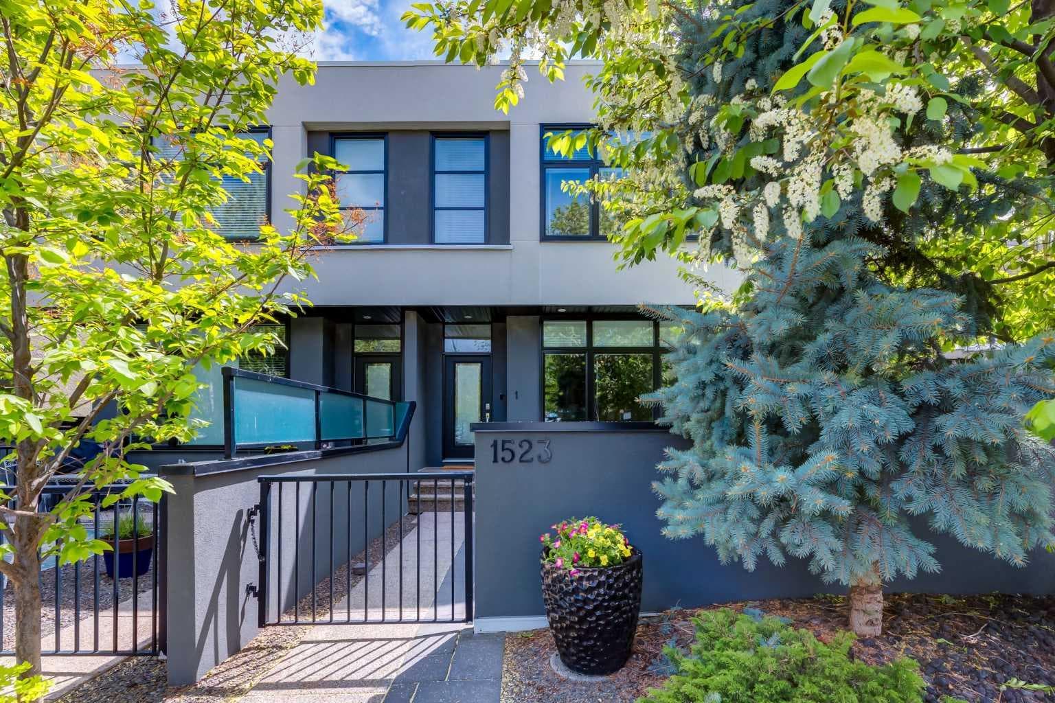 Row/Townhouse in South Calgary