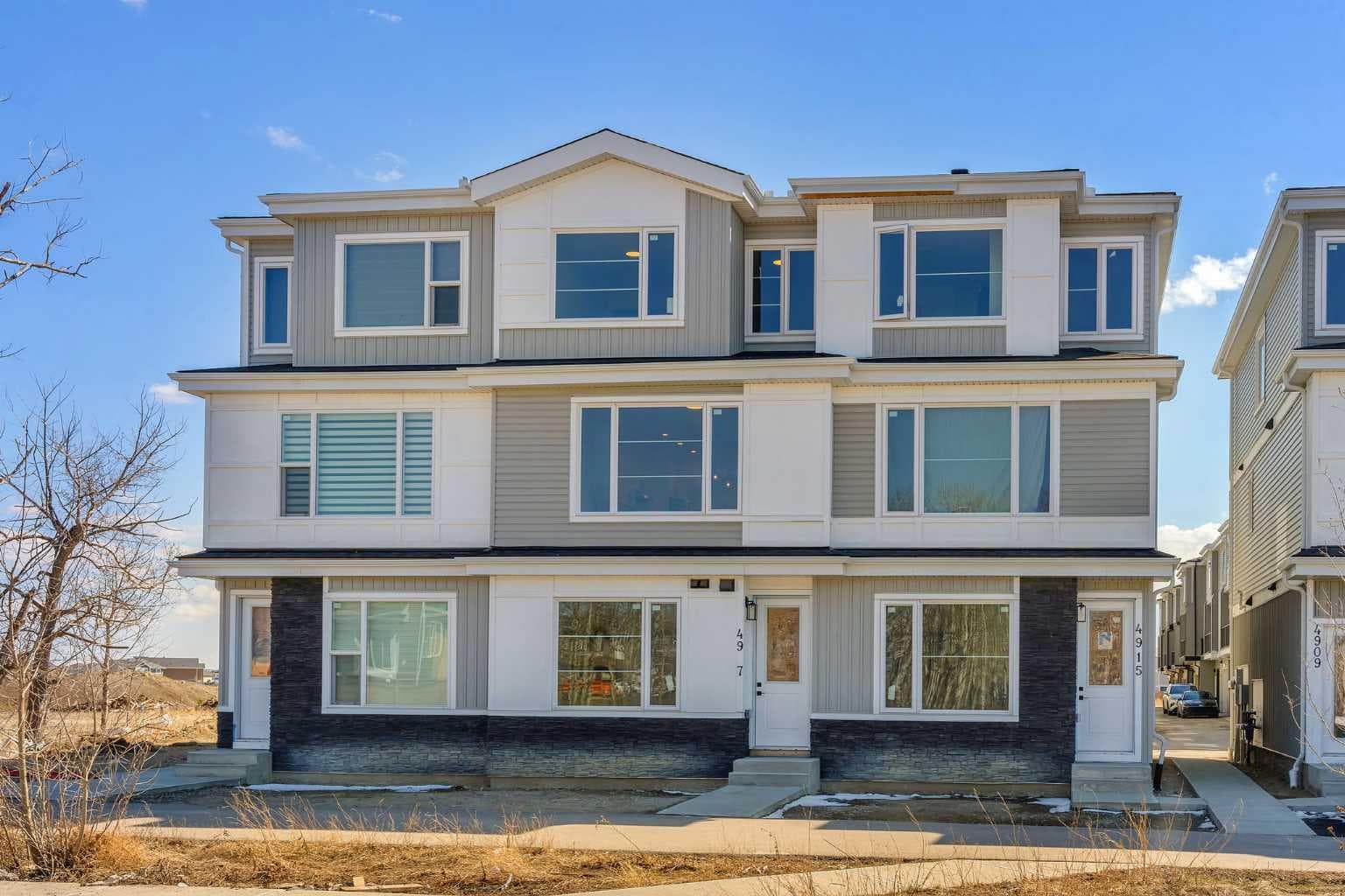 4917 88 Avenue NE — photo 1