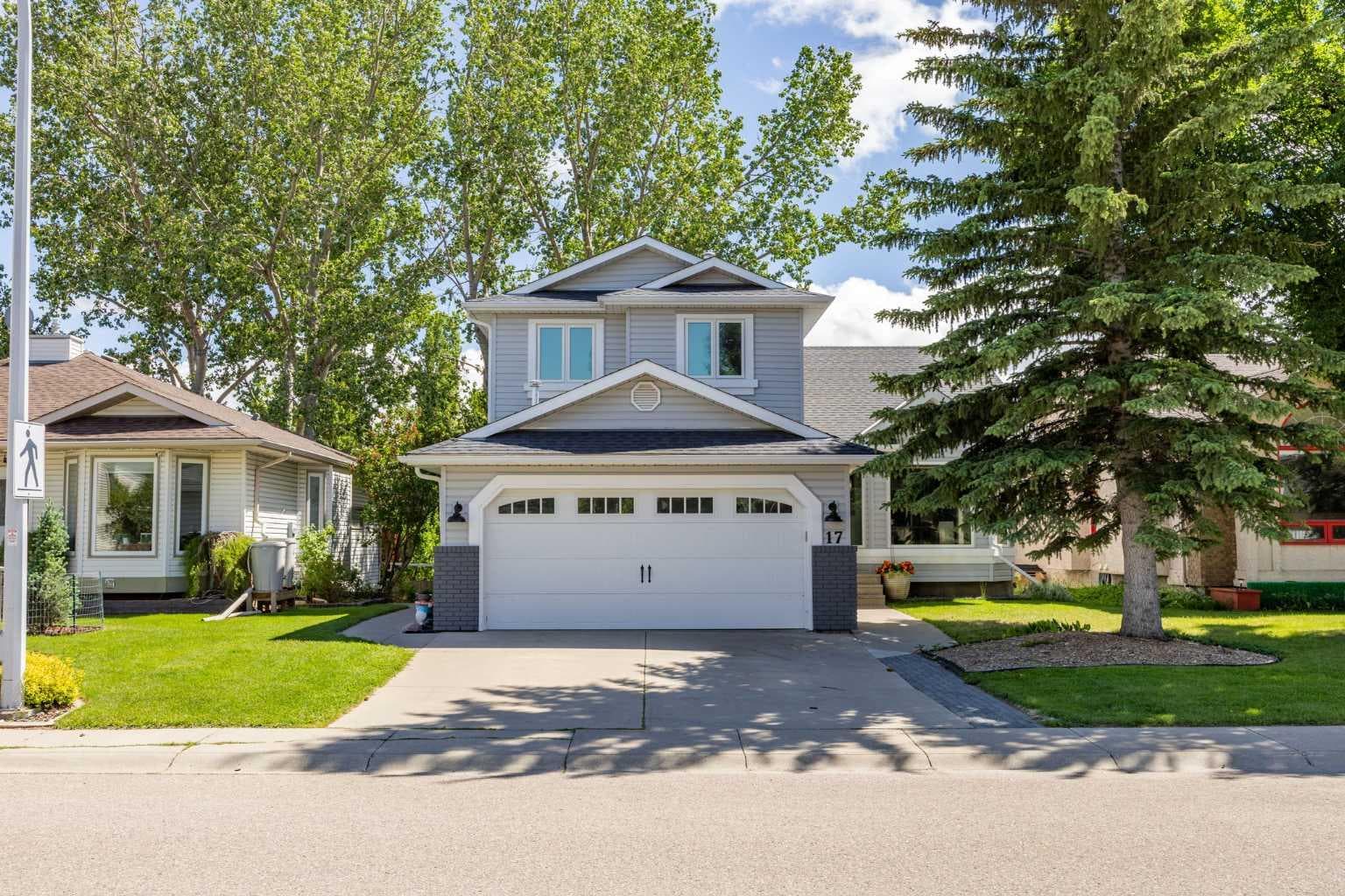 17 Sunset Crescent — photo 1
