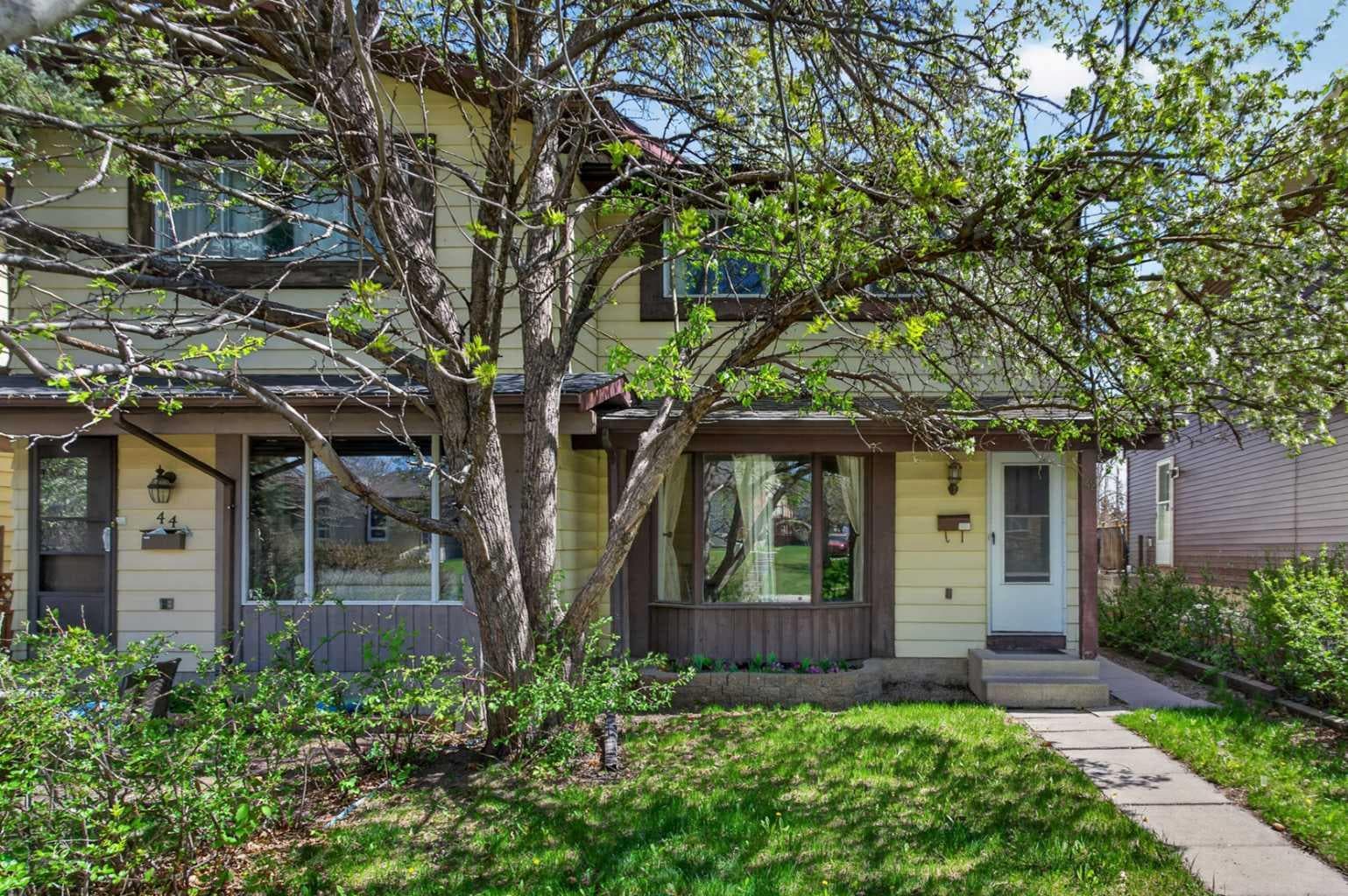 42 Berwick Rise NW — photo 1