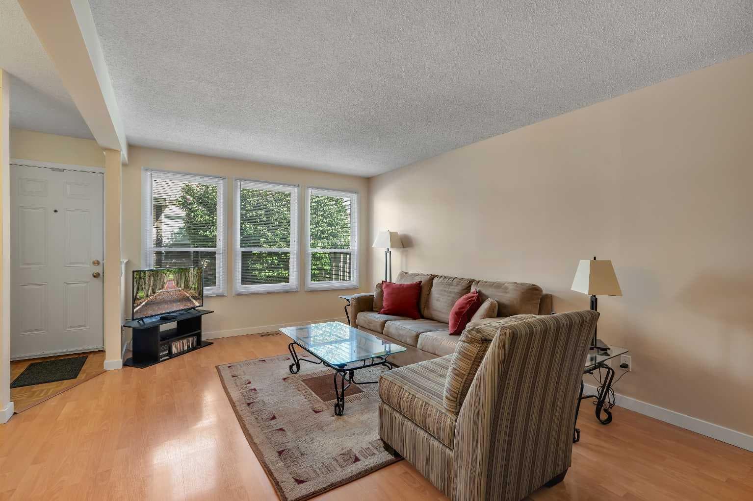 304, 544 Blackthorn Road NE — photo 5