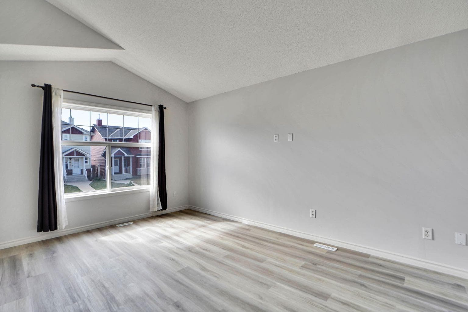 71 Saddlemont Road NE — photo 4