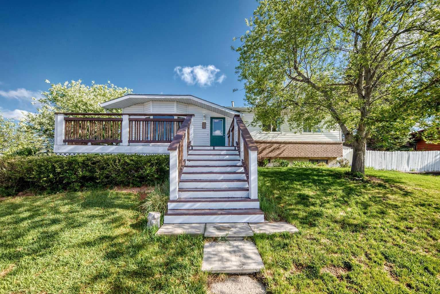 85 Rideau Close SW — photo 3