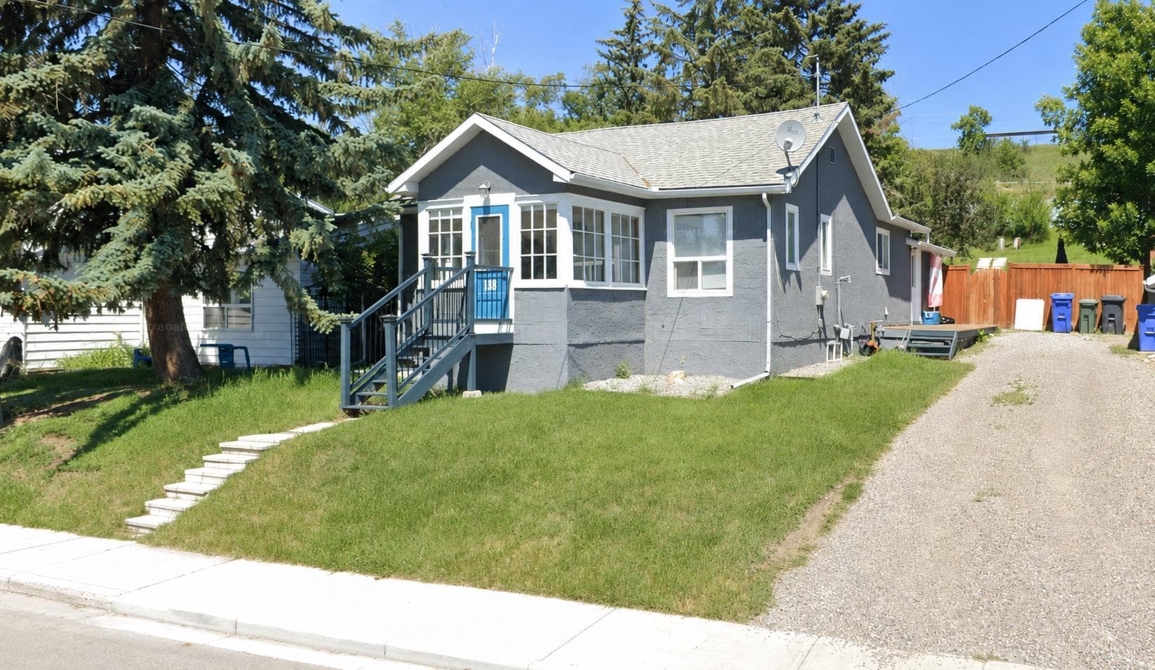 18 Maple Street — photo 1