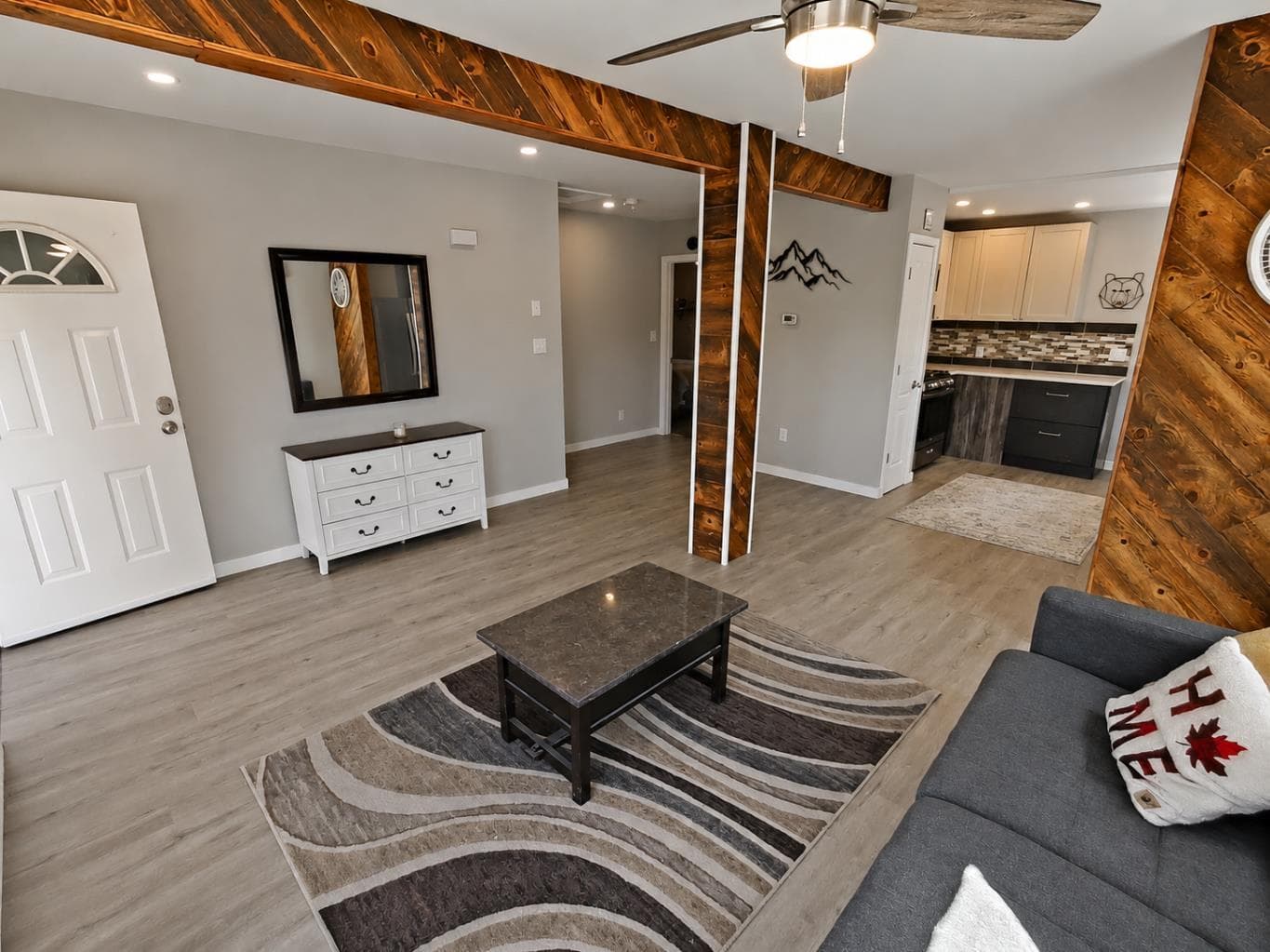 18 Maple Street — photo 4