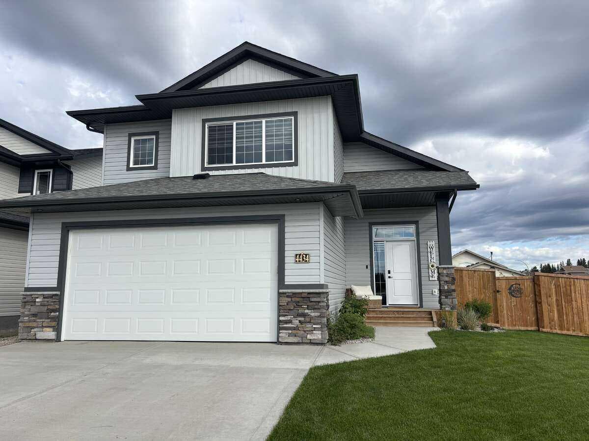 4434 53 Street — photo 1
