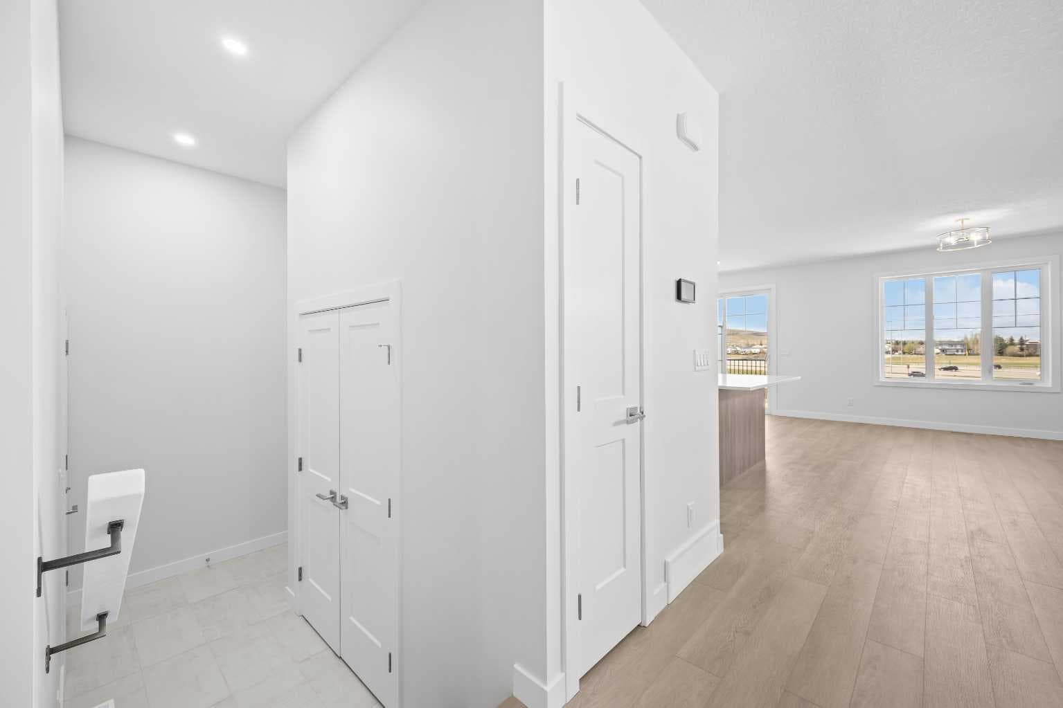 131 Greenwich Drive NW — photo 5