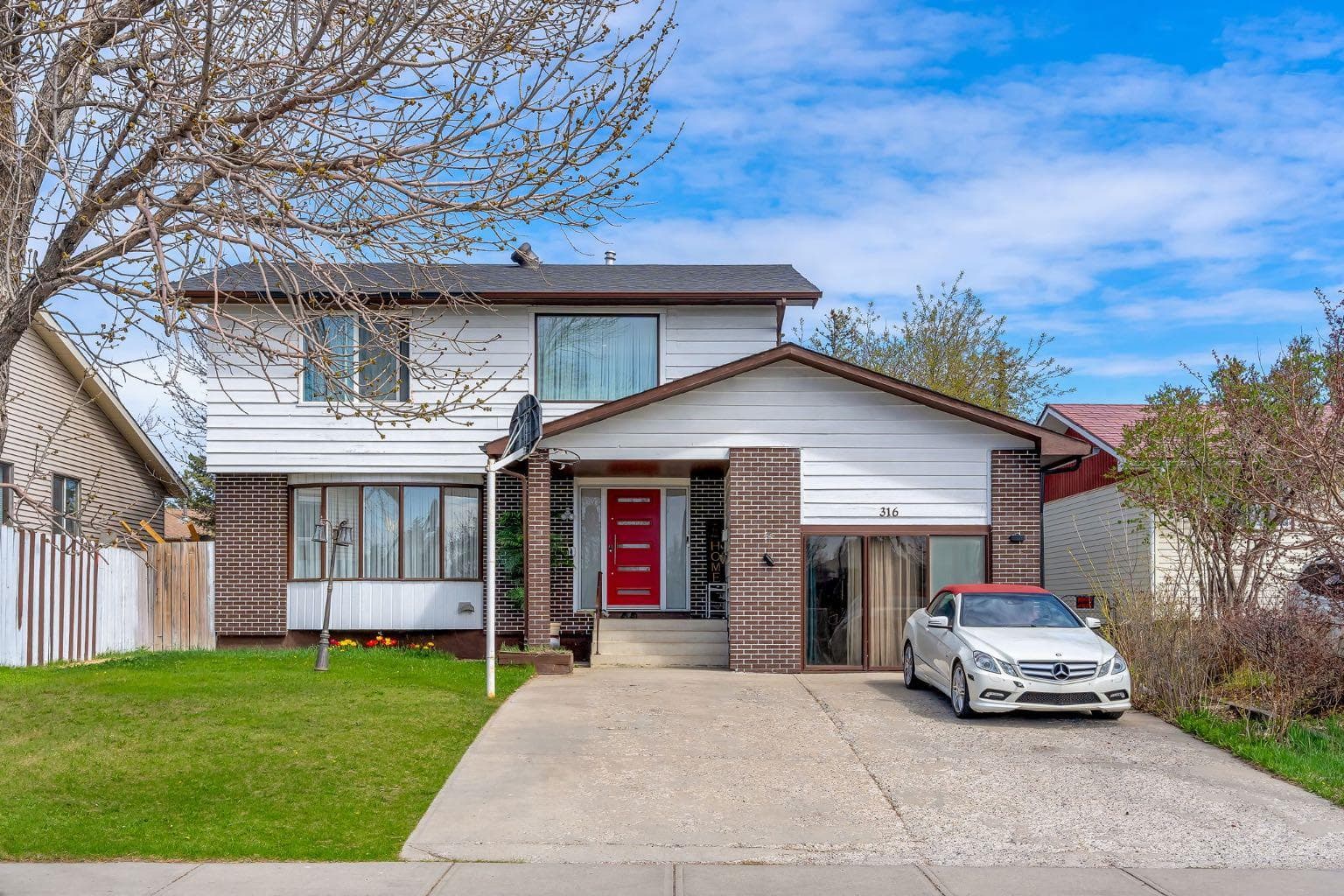316 Templeton Circle NE — photo 1