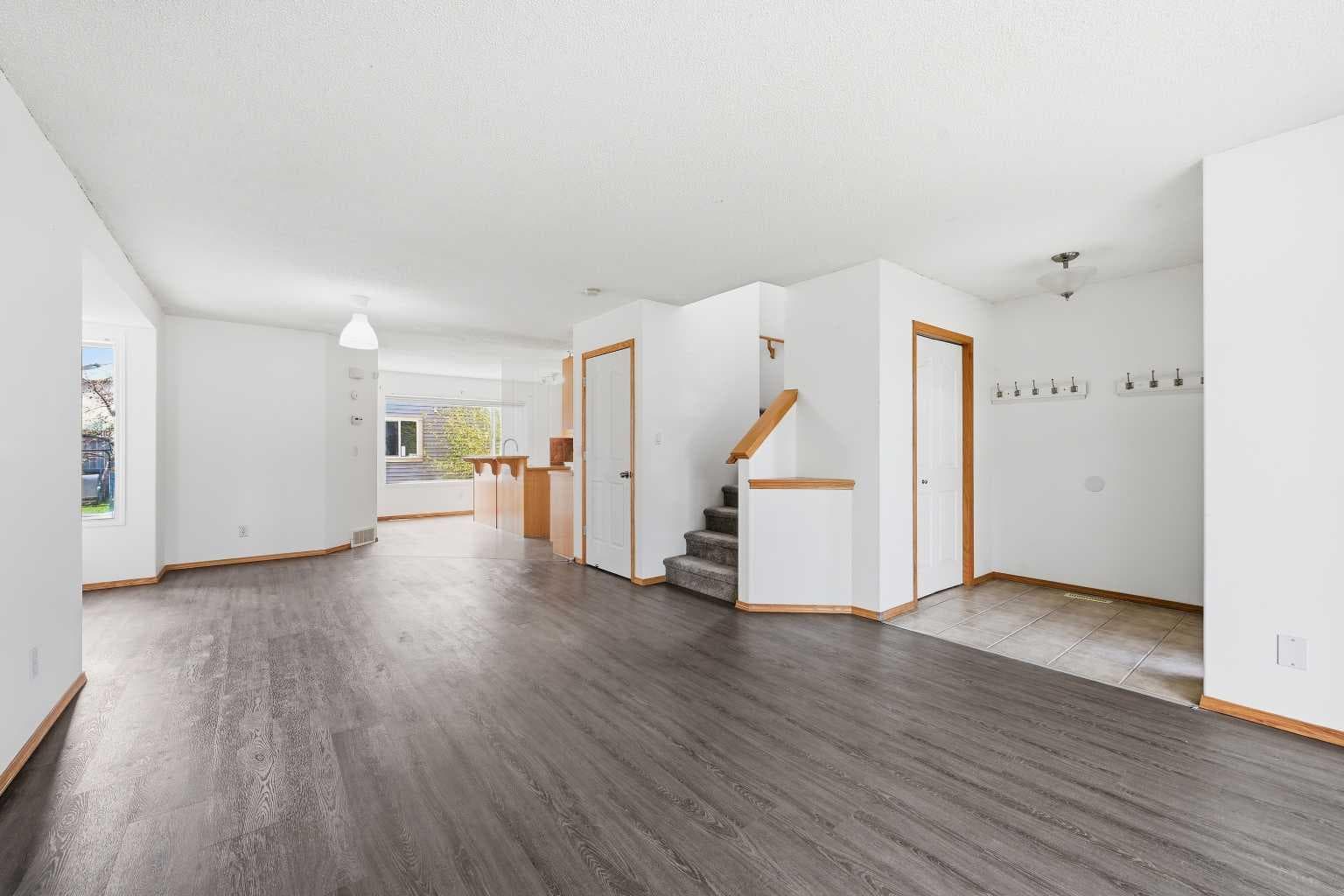 169 Cranberry Square SE — photo 5