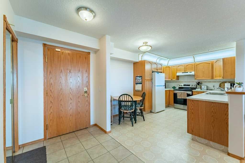 136, 728 Country Hills Road NW — photo 5