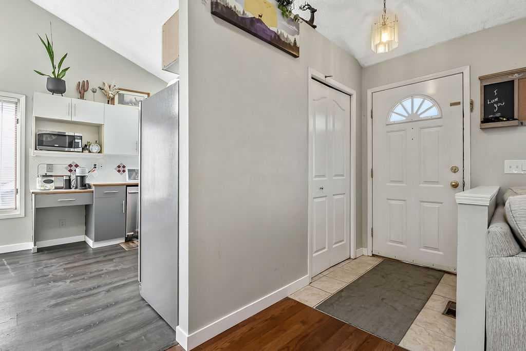 52 Hunters Crescent — photo 3