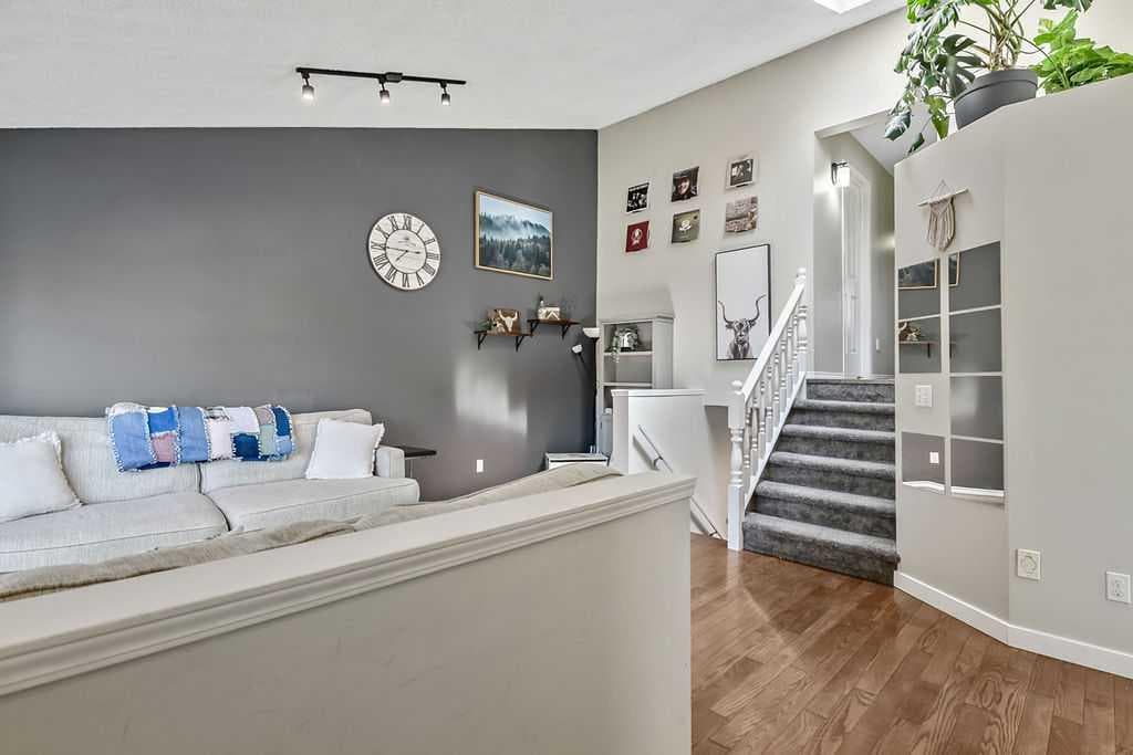 52 Hunters Crescent — photo 4