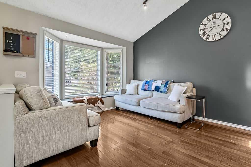 52 Hunters Crescent — photo 5