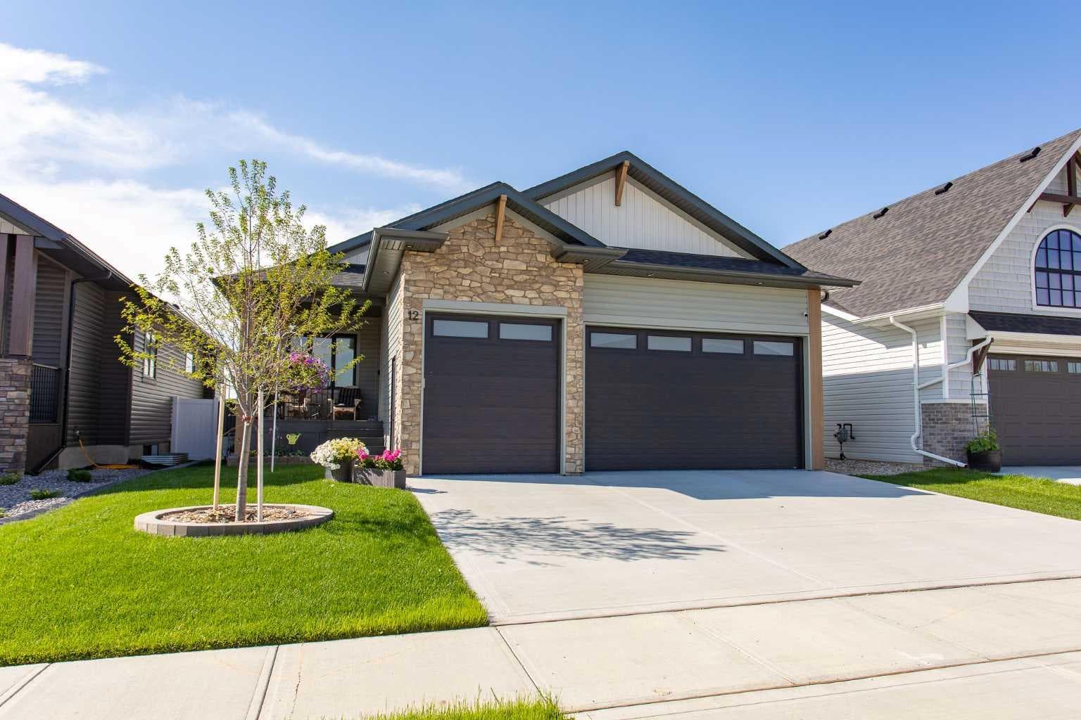 12 Emmett Crescent — photo 1