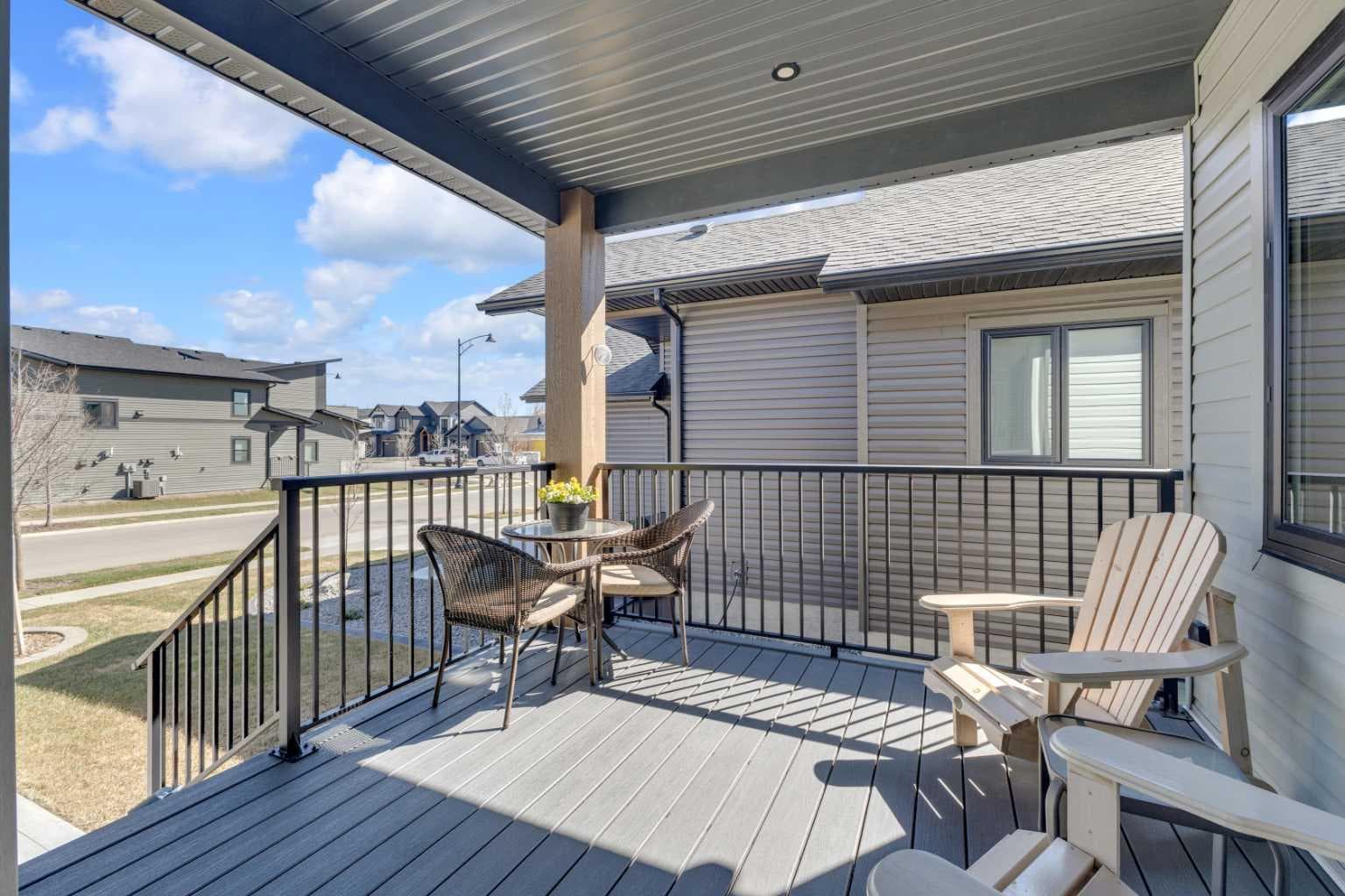 12 Emmett Crescent — photo 4