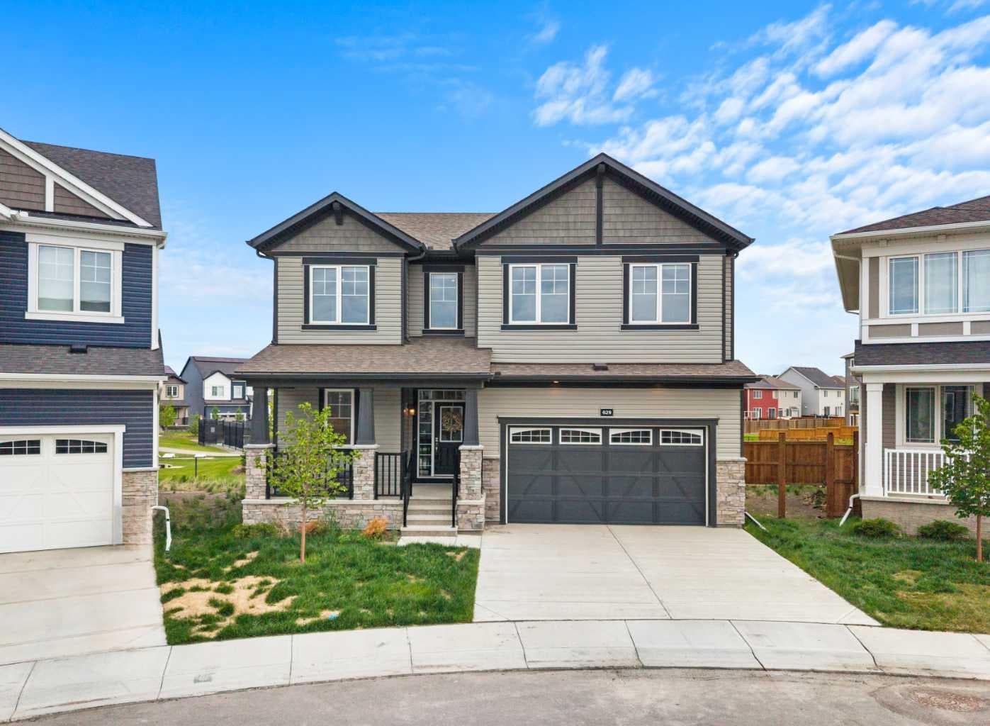 629 Southwinds Close SW — photo 1