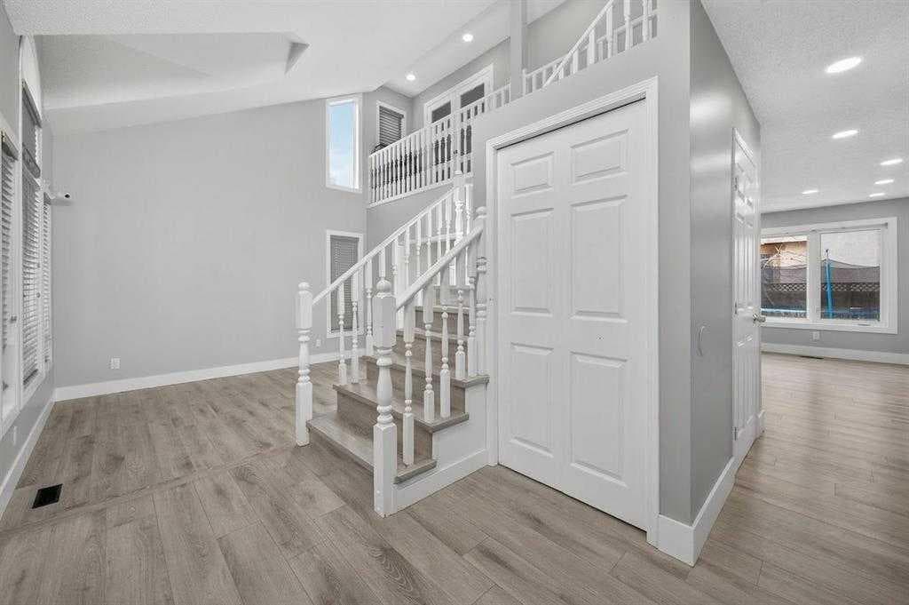 55 Millrise Way SW — photo 2