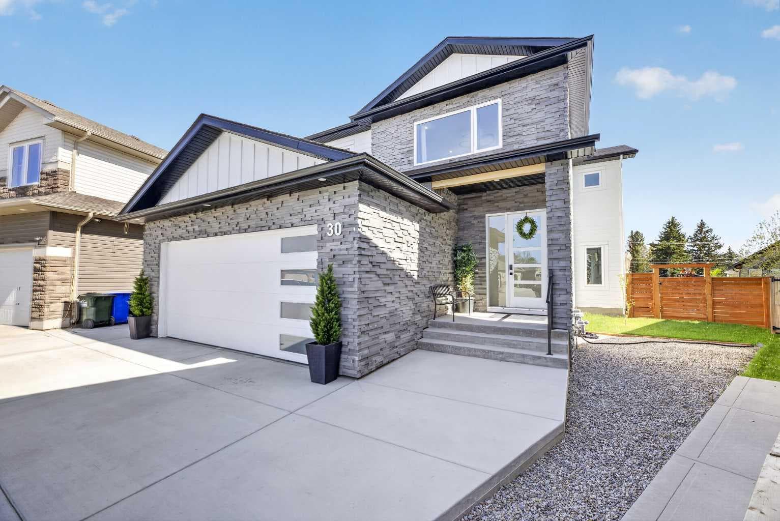 30 Silverstone Place — photo 1