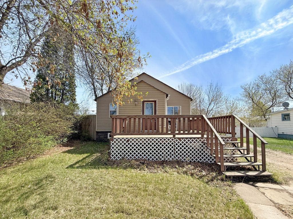 4709 49 Street — photo 1