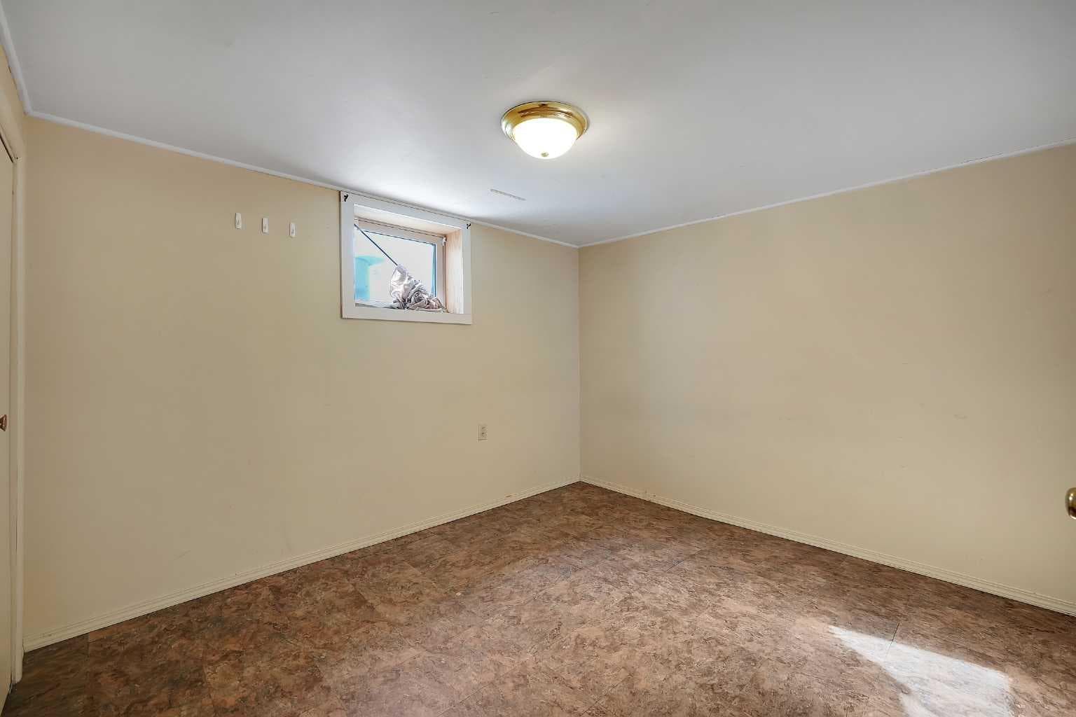 1507 1 Street NE — photo 5
