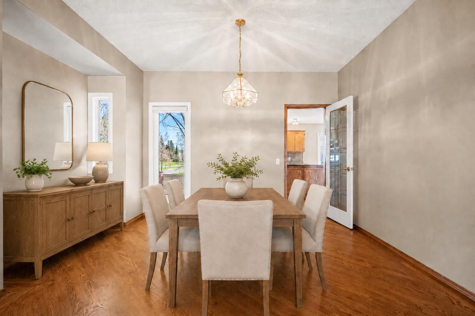 131 Lake Simcoe Court SE — photo 5