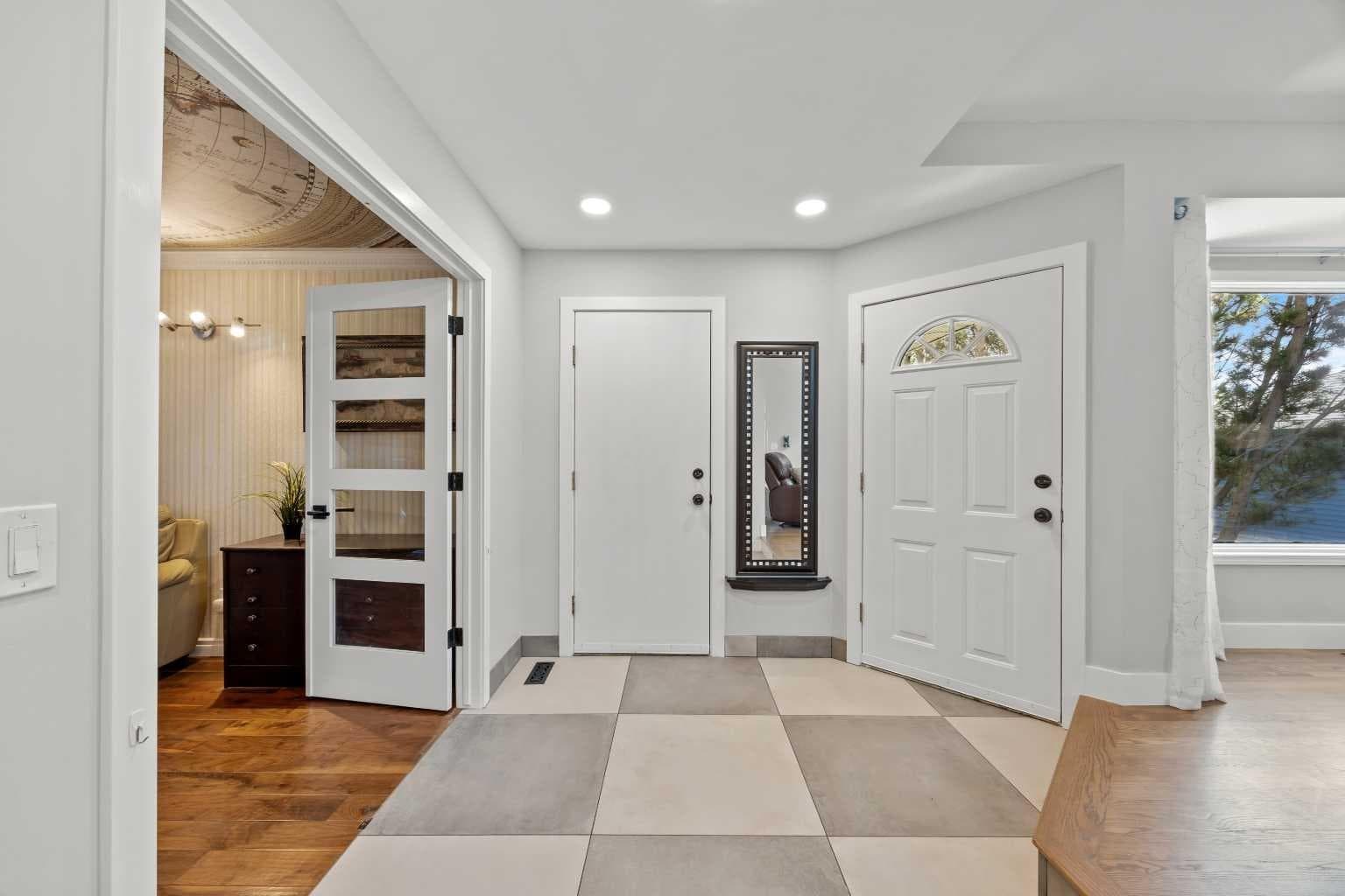 260 Riverside Mews SE — photo 2
