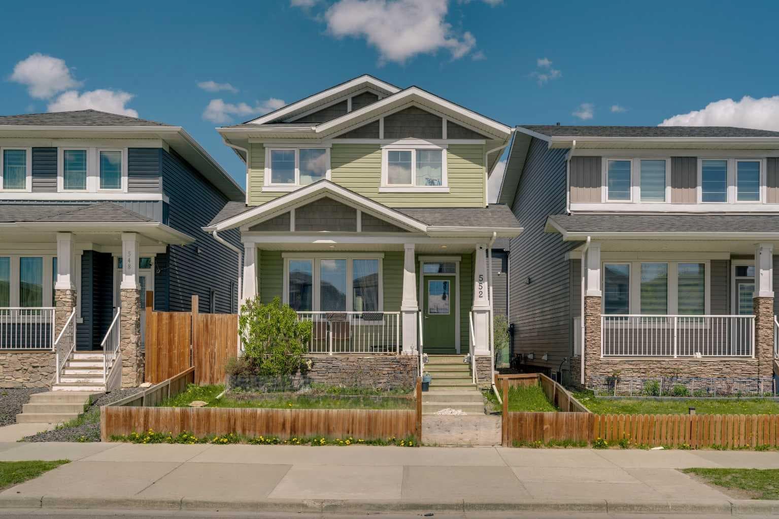 552 Redstone Drive NE — photo 1