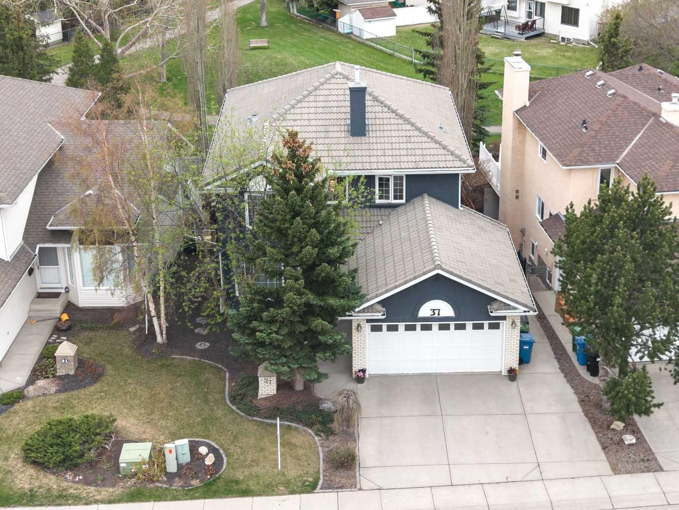 Detached in Arbour Lake