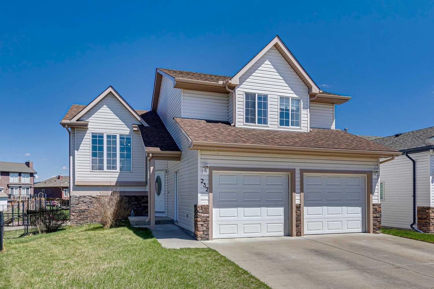 232 Hillcrest Court — photo 1