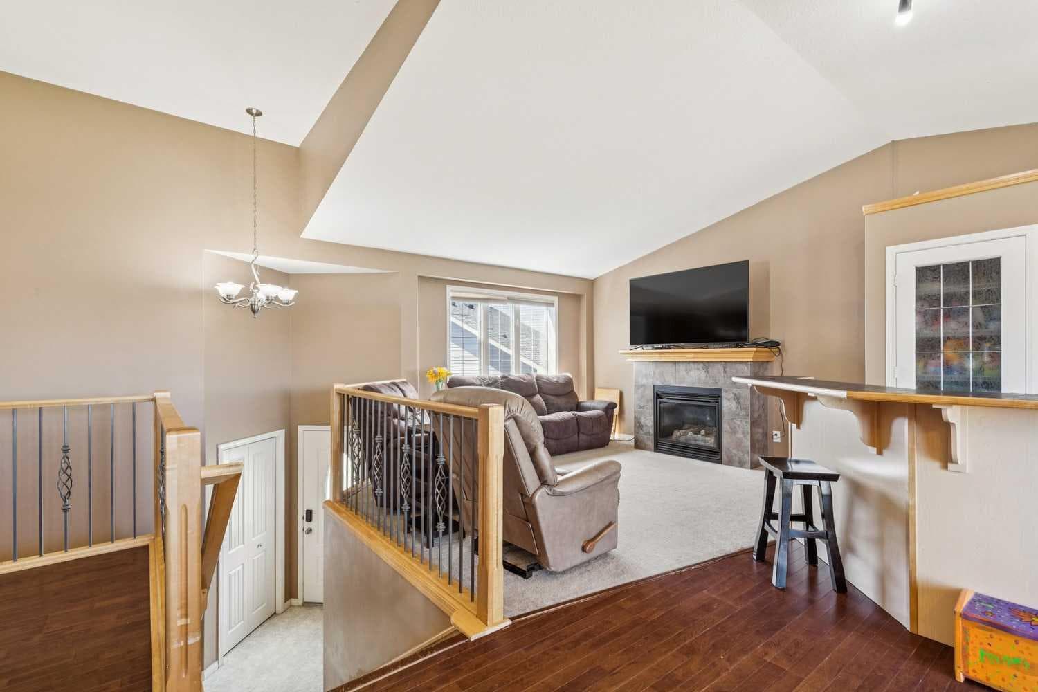 232 Hillcrest Court — photo 4