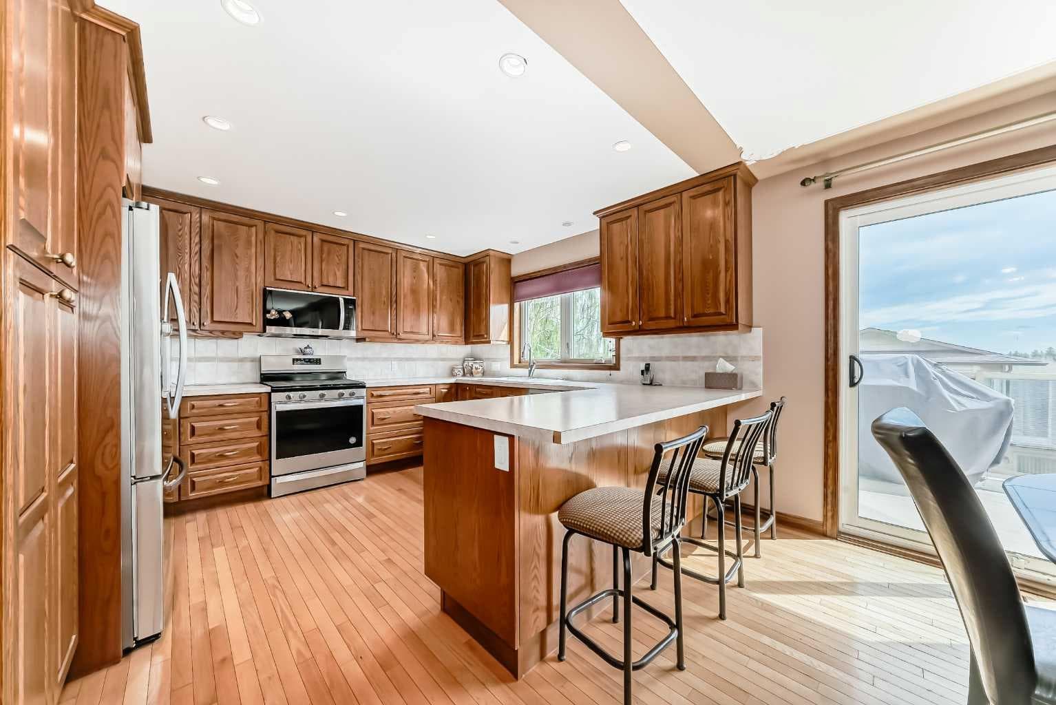 71 Edenwold Place NW — photo 2