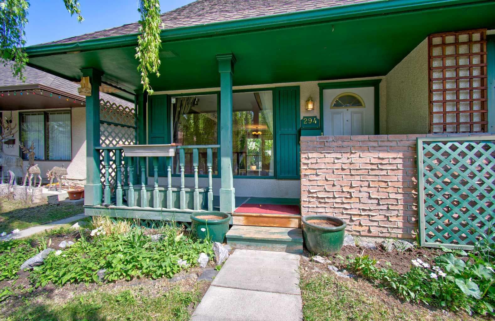 294 Southampton Drive SW — photo 2