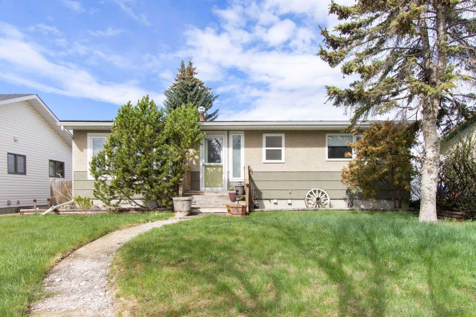 1622 Strathcona Street — photo 1