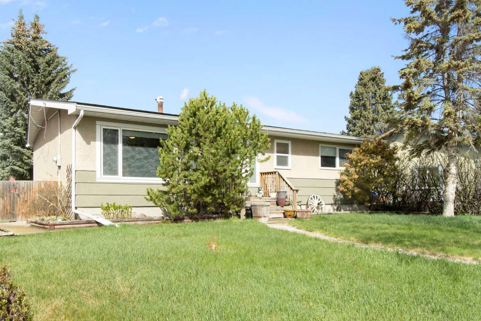 1622 Strathcona Street — photo 2