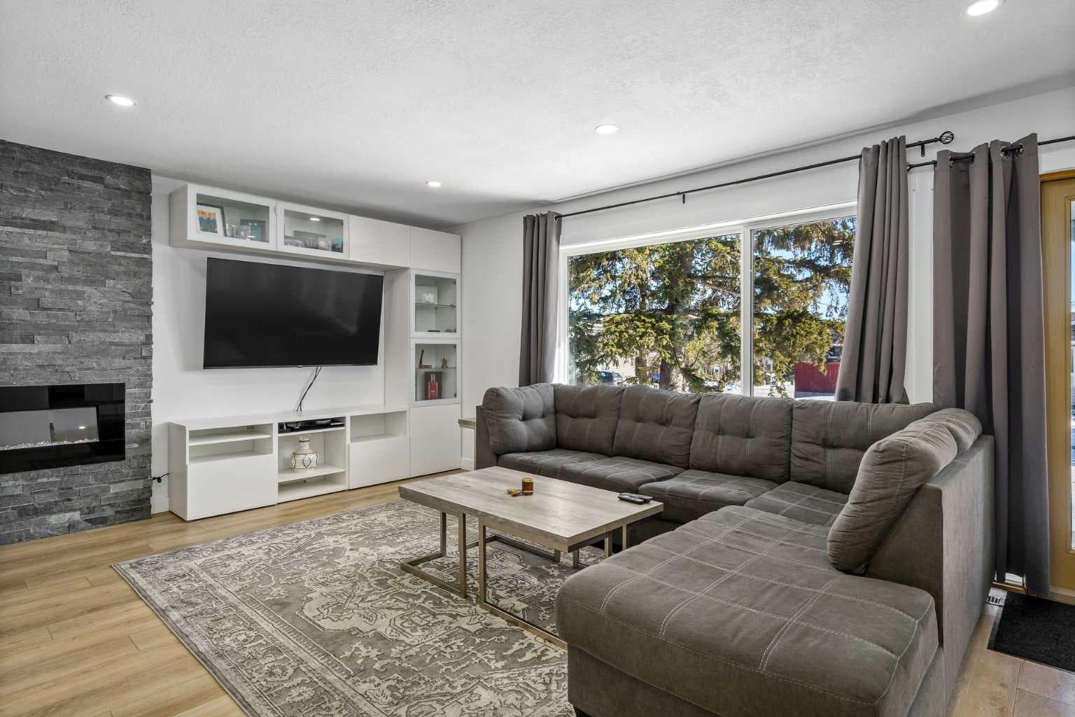 119 Silvercreek Close NW — photo 4
